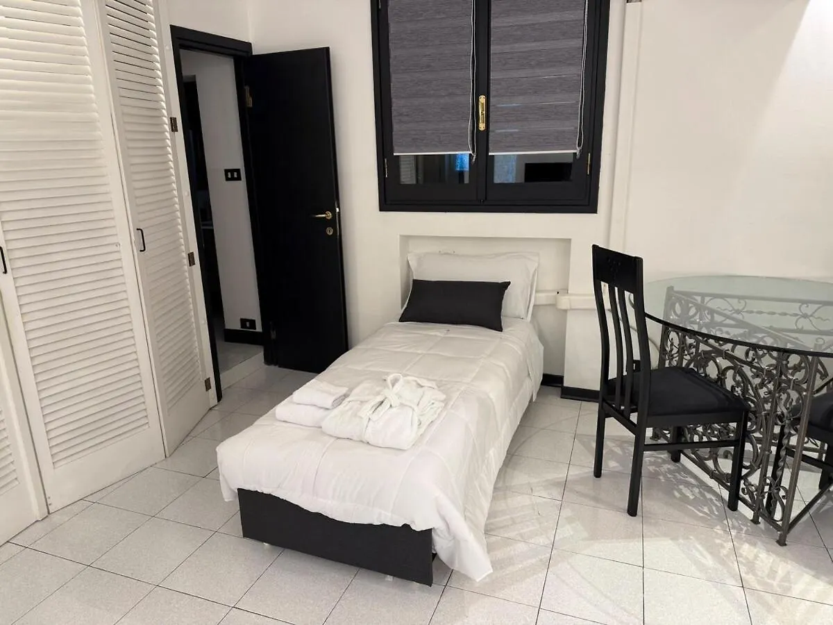 Le Due Torri Apartment Bologna 0*,  Italia