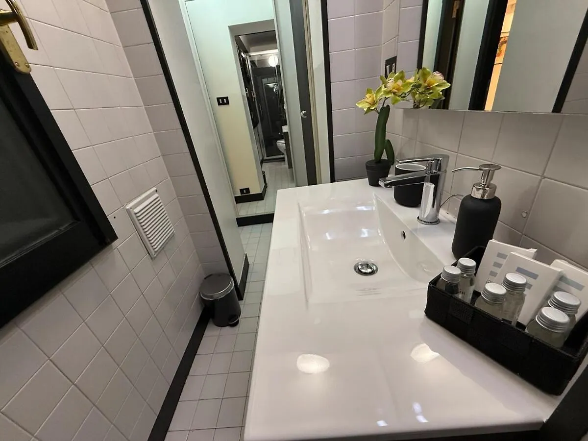 Le Due Torri Apartment Bolonha 0*,